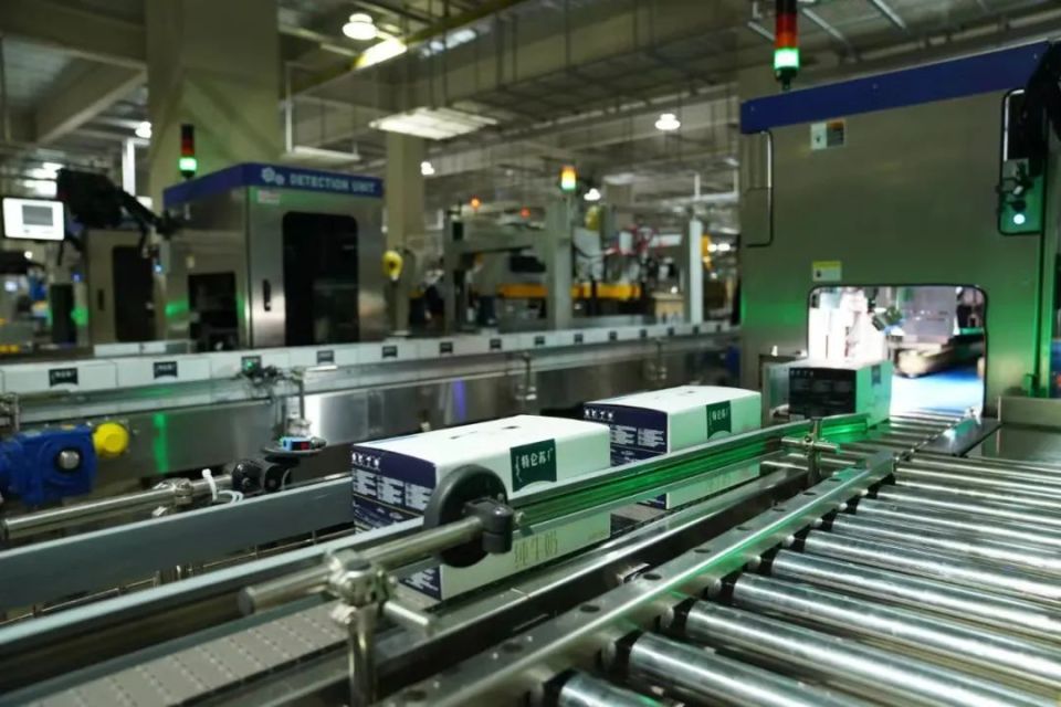 解碼蒙牛寧夏超級工廠 探尋“高科技、高效能、高質量”背后的綠色新質生產力